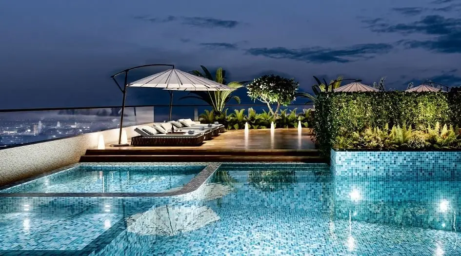 Parinee-Elenora-Amenities-Infinity-Pool