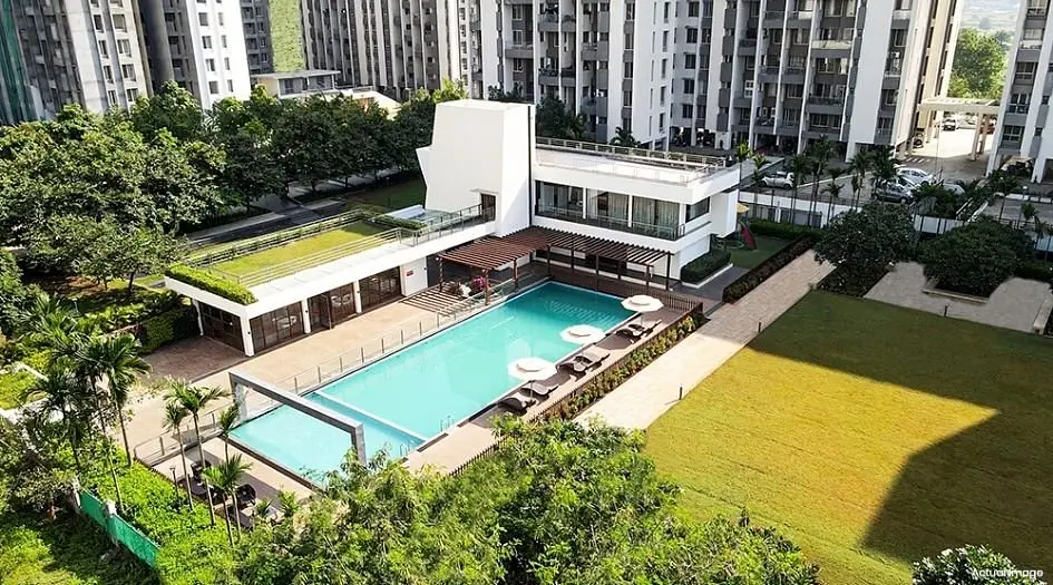 Kolte-Patil-Little-Heart-Amenities-Swiming-Pool