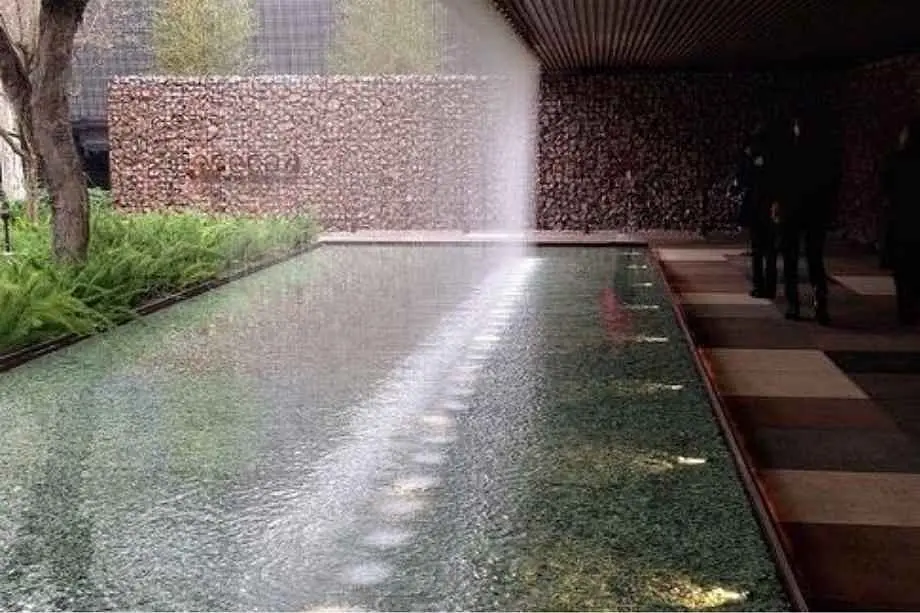 32-Elements-Amenities-Water-Curtain