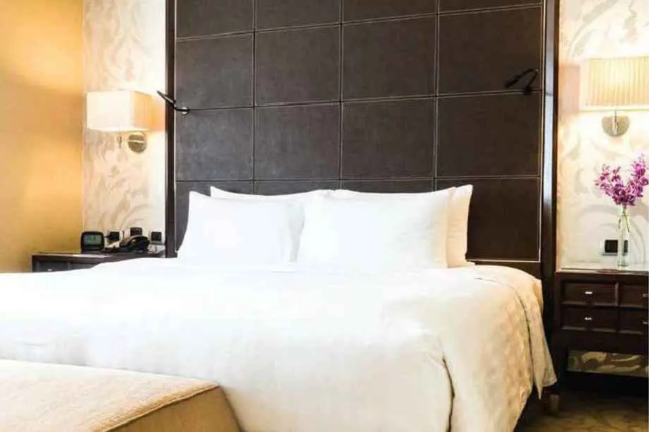 Navkar-Omnia-Bedroom