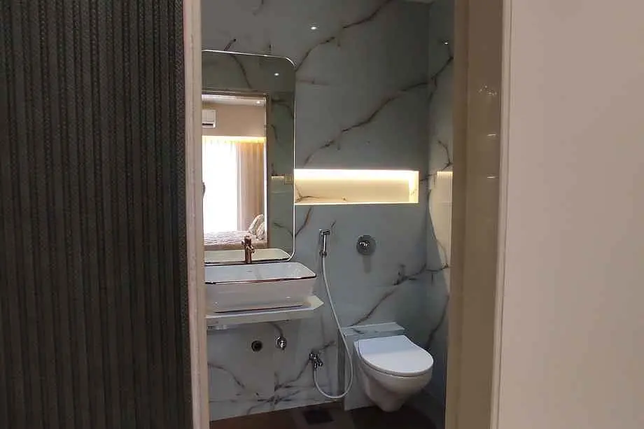 Raunak-Supreme-Gallery-M.Washroom