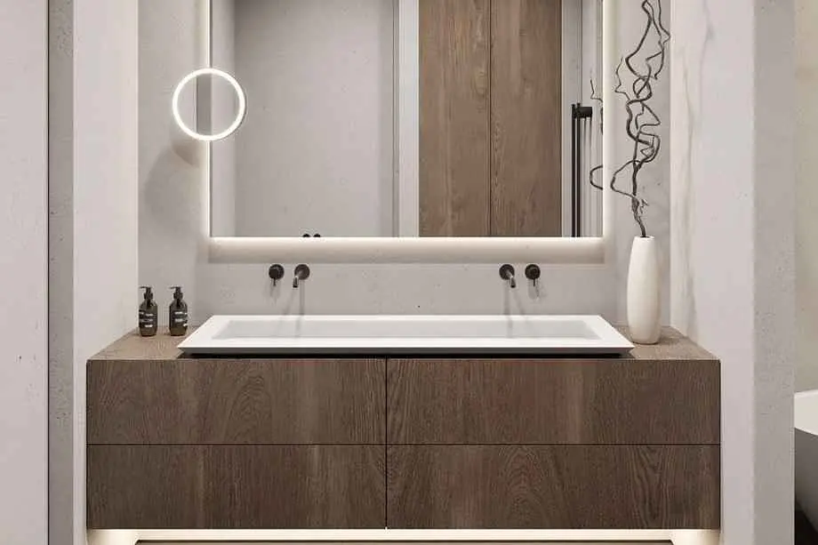 Mega-75-Internal-Bathroom