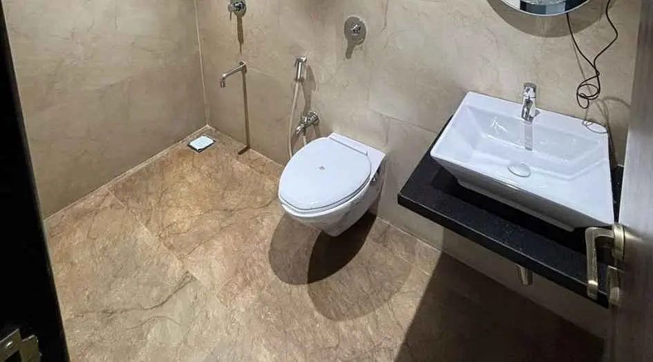 Superb-maa-bathroom-image-2