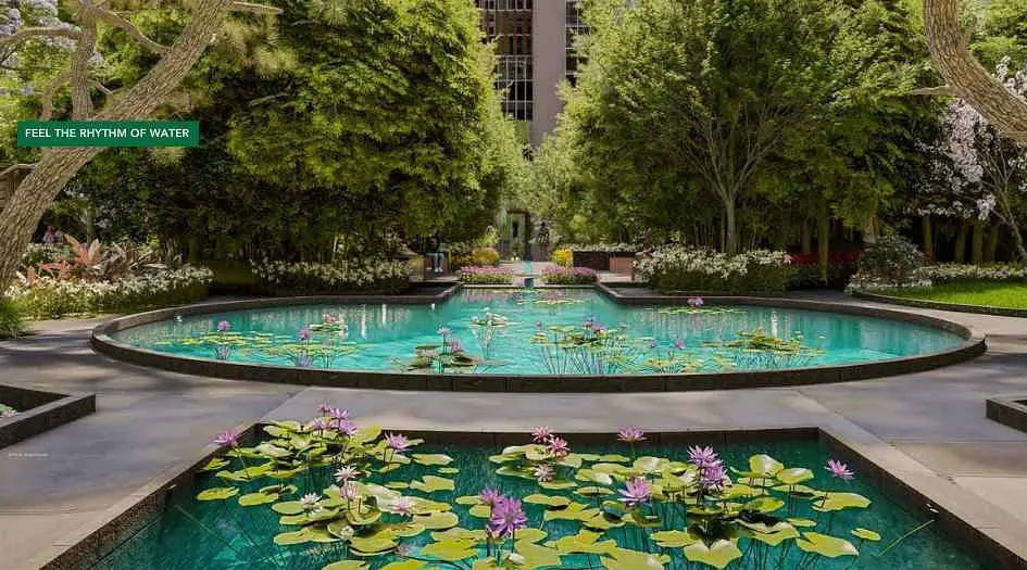 Kohinoor-Central-Park-pond-view